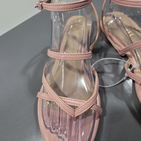 Journee Collection Serissa Pink Flat Sandals - Picture 4 of 6